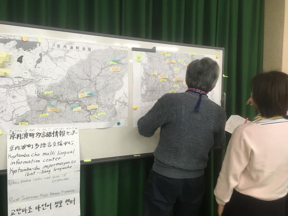 京丹波町での訓練の様子（避難所巡回ルートの確認作業）