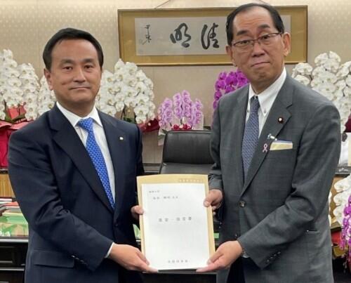 画像：松本剛明 総務大臣への要請の様子