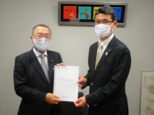 画像：宮沢洋一 自由民主党税制調査会長への要請の様子