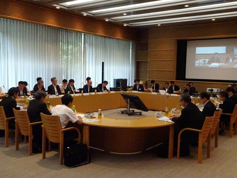 原子力発電対策特別委員会の様子