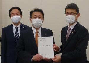 画像：西田実仁 公明党税制調査会長への要請の様子