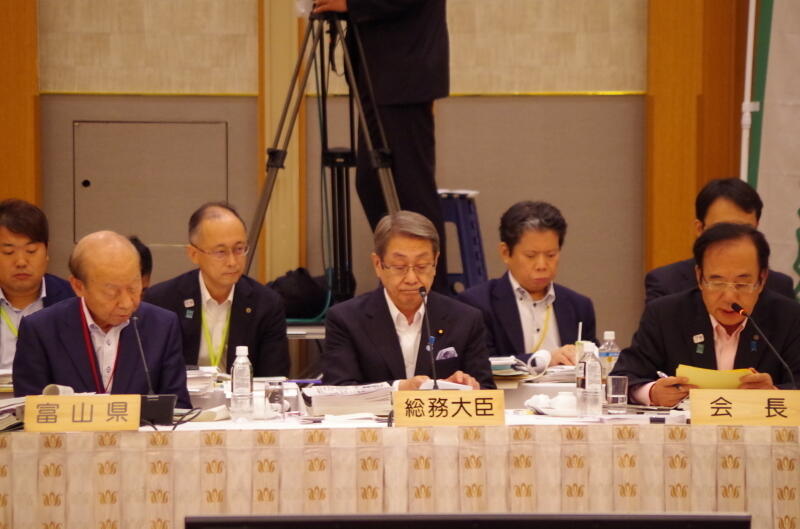 画像2：石田総務大臣との意見交換