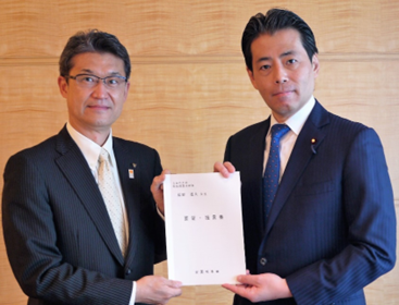 画像：福田達夫 自由民主党税制調査会幹事への要請の様子
