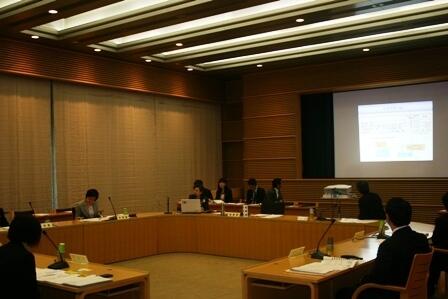 画像：男女共同参画特別委員会の様子