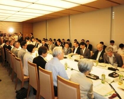 画像：新型インフルエンザ等対策有識者会議の様子