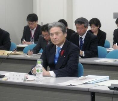 画像：医療保険制度改革プロジェクトチームリーダー（福田栃木県知事）